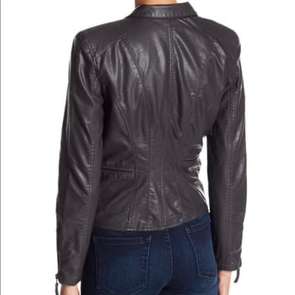BLANK NYC FAUX LEATHER FITTED MOTO JACKET - Picture 2 of 3